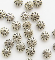 Twirl Daisy Spacers 4mm
